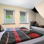 Maisonette דירה *