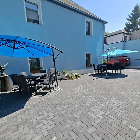 Maisonette 라데버그